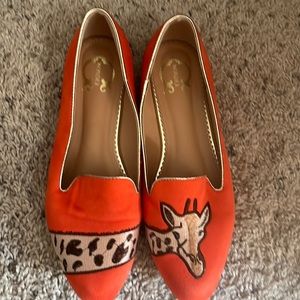 Giraffe Flats